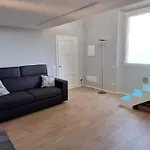 아파트 House *